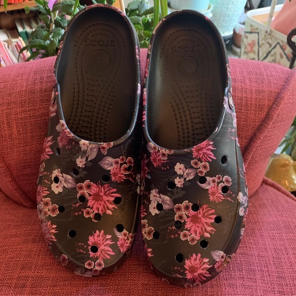 crocs with flowers